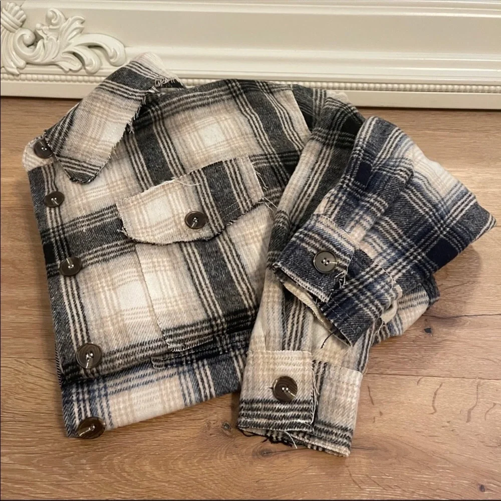 🆕🔄 Reposh Grace Distressed Plaid Jacket | Navy - Picture 9 of 10